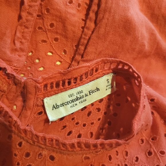 Abercrombie & Fitch Mock Neck Eyelet Cutout Top, Size S - Picture 4 of 4